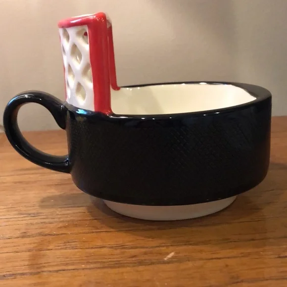 Hockey Goal mug 14 oz capacity FDA & Prop-65 compliant, dishwasher safe, ceramic - Picture 3 of 3